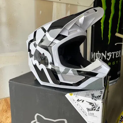 Fox helmet black and white sales