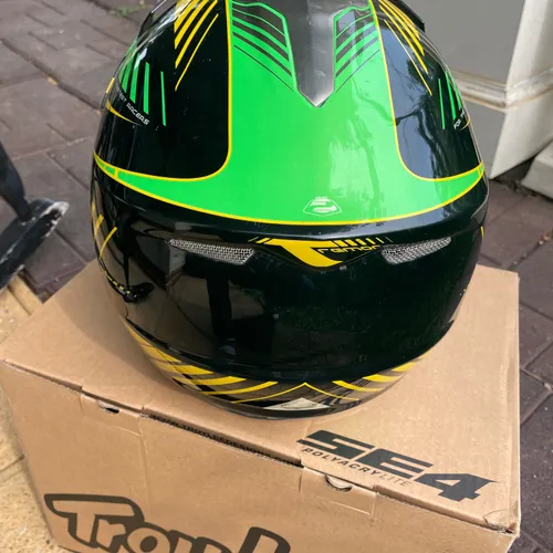 TROY LEE DESIGNS Helmet SE2 TREMOR Green Size XL 