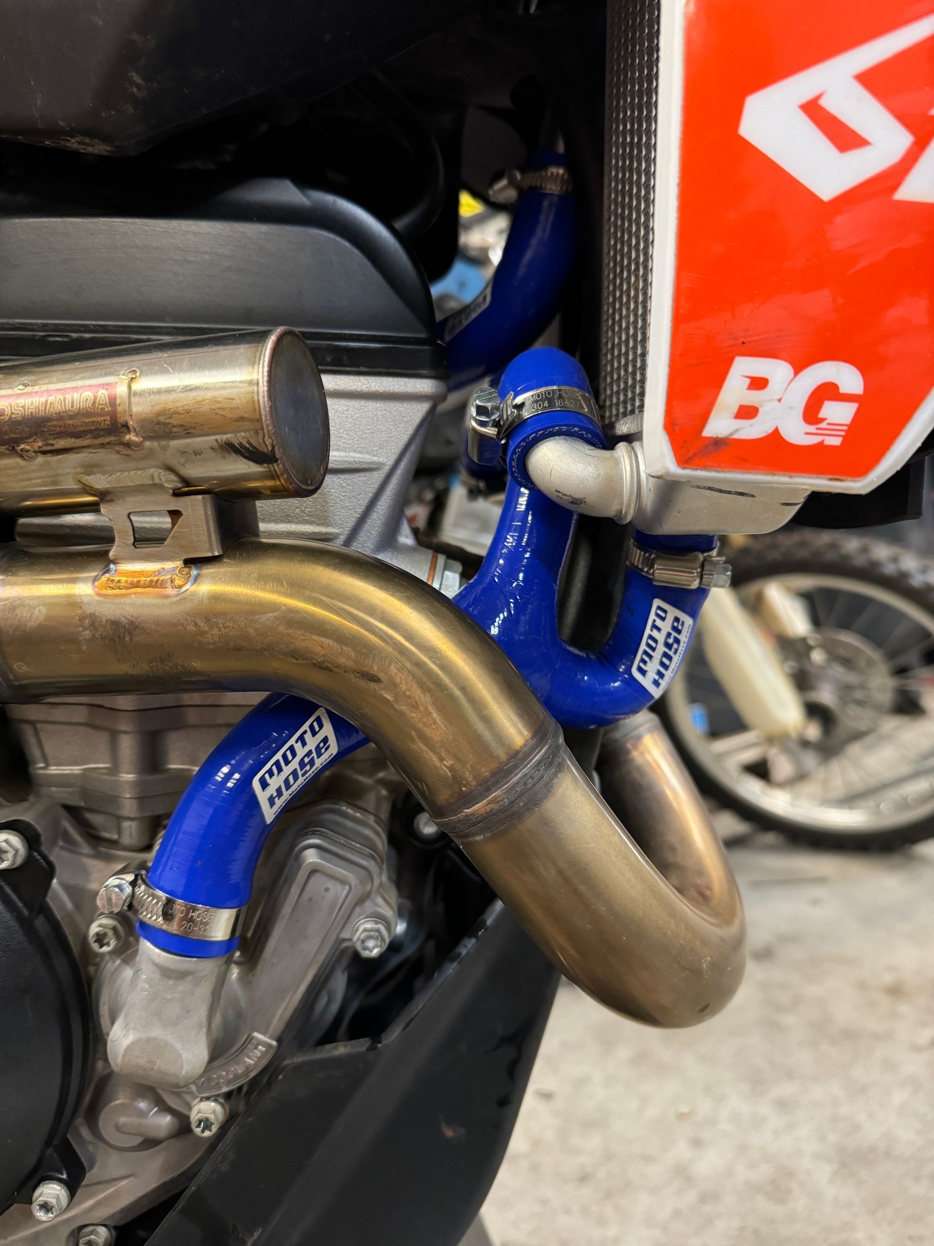 250/350 SX-F XC-F 2023-2025 WORKS Silicone Y Radiator Hose Kit Blue 23-629YWB