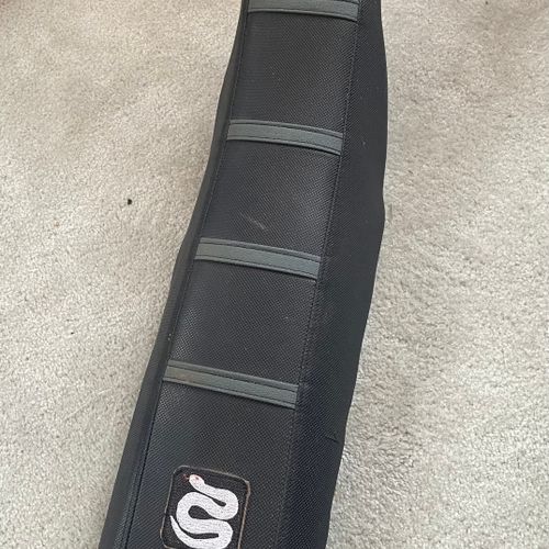 SDG Complete Seat Yamaha Yz125 Yz250 02-19