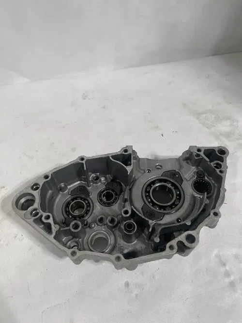 2002 YAMAHA WR250F YZ250 YZ250F OEM LEFT ENGINE MOTOR CRANKCASE CRANK CASE $
