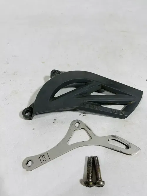 2006 YAMAHA YZ450F CASE SAVER ENGINE GUARD FRONT SPROCKET COVER - Yz 450f OEM
