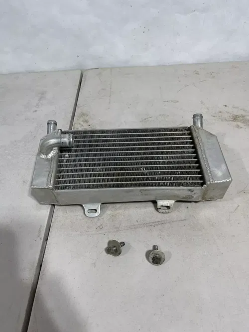 2006 Honda Crf250r Crf 250 Left Side Radiator OEM ( Stock Radiator) 06