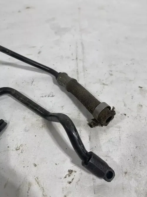 2003 yz250f oil Lines Frame To Engine Clamps OIL YAMAHA YZ250F GENUINE OEM 03-05