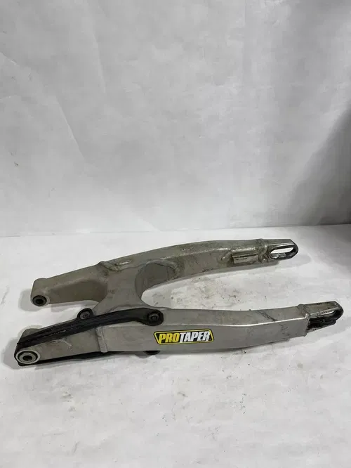 2017 - 2019 Kawasaki KX250F OEM Swingarm 33001-0665 Swing Arm KX 250 450