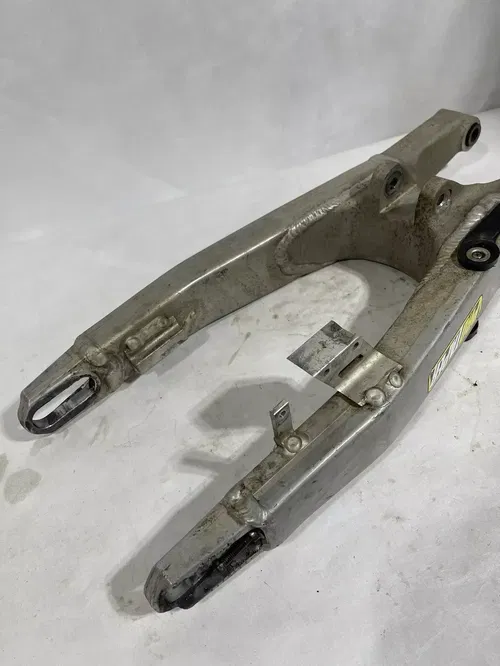 2017 - 2019 Kawasaki KX250F OEM Swingarm 33001-0665 Swing Arm KX 250 450