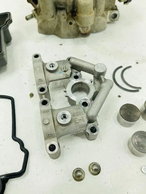 10-18 2011 RMZ250 RMZ 250 OEM Cylinder Head Engine Top End Valves Valve Assembly