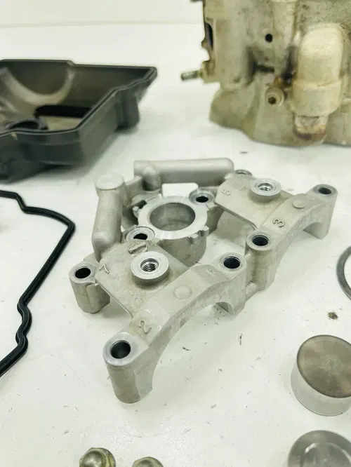 10-18 2011 RMZ250 RMZ 250 OEM Cylinder Head Engine Top End Valves Valve Assembly