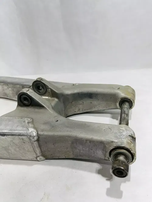 2007 KAWASAKI KX250F Kx 250f OEM SWINGARM SWING ARM SUSPENSION 33001-0107 W/Bolt