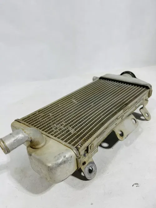 2006 Yamaha YZ450F OEM Right Fill Side Radiator - Yamaha Yz 450f *SLIGHT BEND