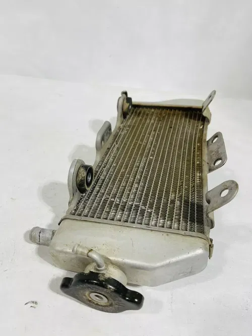 2006 Yamaha YZ450F OEM Right Fill Side Radiator - Yamaha Yz 450f *SLIGHT BEND