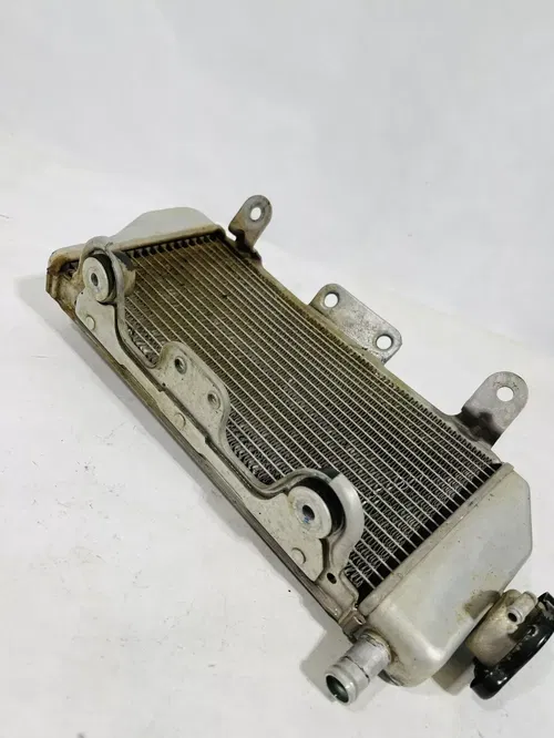 2006 Yamaha YZ450F OEM Right Fill Side Radiator - Yamaha Yz 450f *SLIGHT BEND