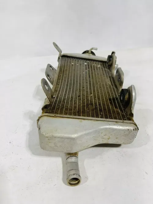 2006 Yamaha YZ450F OEM Right Fill Side Radiator - Yamaha Yz 450f *SLIGHT BEND
