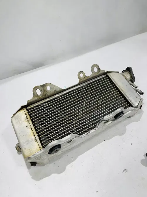 2006 KAWASAKI KX 250F RIGHT RADIATOR Oem KX250F ( Fill Side ) 39061-0025