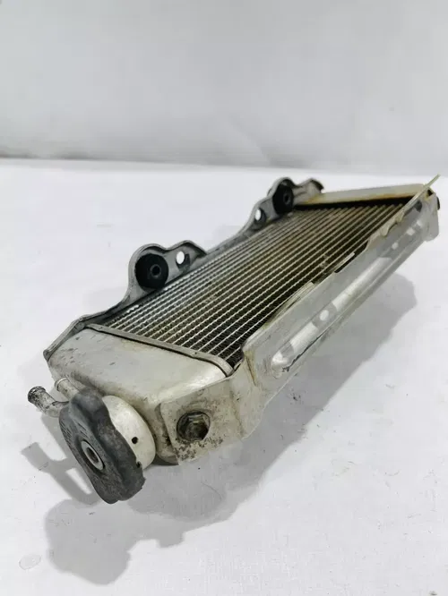 2006 KAWASAKI KX 250F RIGHT RADIATOR Oem KX250F ( Fill Side ) 39061-0025