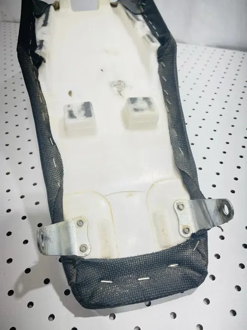Honda CRF450X - Seat Saddle Raised SMALL CRACK STILL WORKS - 2005 CRF 450