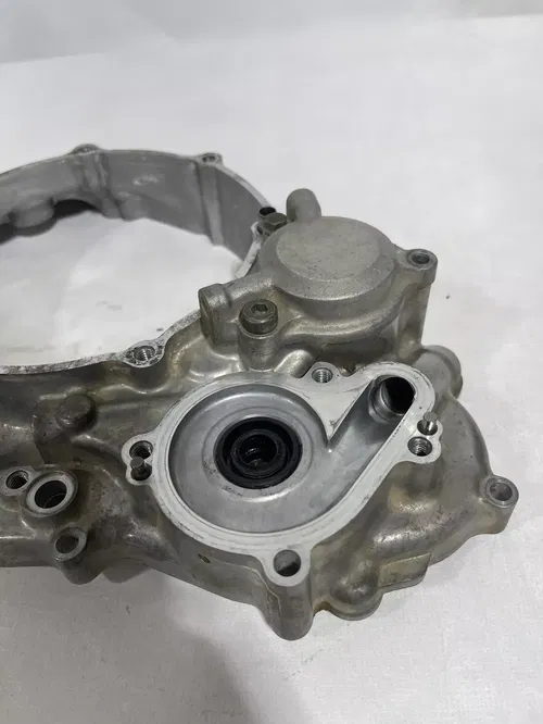 03 Yamaha YZF 250 YZ250 F 2005 2004 Water Pump Case Block Inner clutch cover