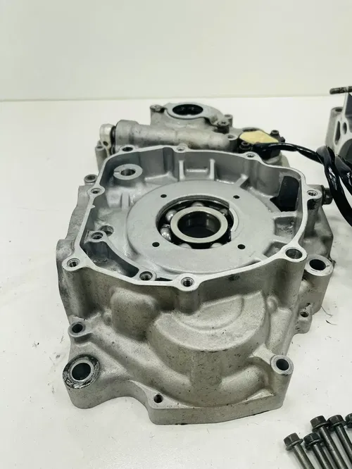 2006 Suzuki Drz400SM Left Right Engine Motor Crankcase Crank Cases Block OEM DRZ