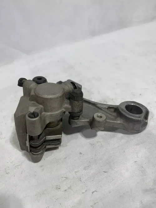 00-02 YAMAHA YZ 426F YZ 426 REAR BRAKE CALIPER & BRACKET Oem #3
