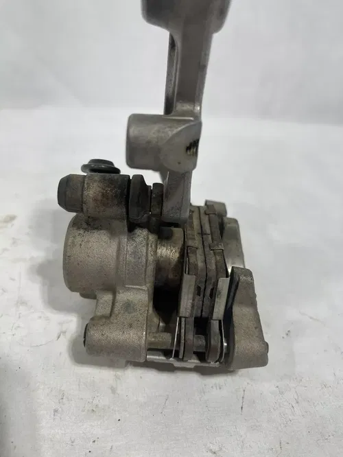 00-02 YAMAHA YZ 426F YZ 426 REAR BRAKE CALIPER & BRACKET Oem #3