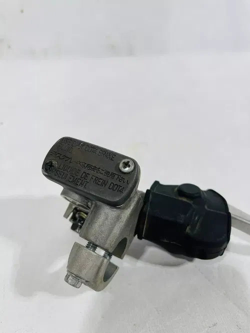 Suzuki DRZ400E - Stock Front Brake Master Cylinder w/ Lever - 2001 DRZ 400 OEM