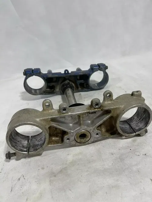 2005 YZ250F Triple Clamps OEM Triple Tree Clamp Bar Mounts Yamaha YZ 250F 2005