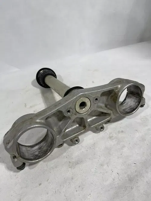 01-02 YAMAHA YZ250F OEM TRIPLE TREE/STEERING STEM 5NL-23340-00-00
