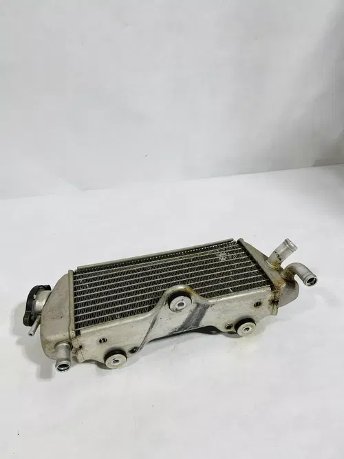 2001-2005 Yamaha YZ250F OEM Right Side Radiator 2005-2006 WR250F (Stock Fill)