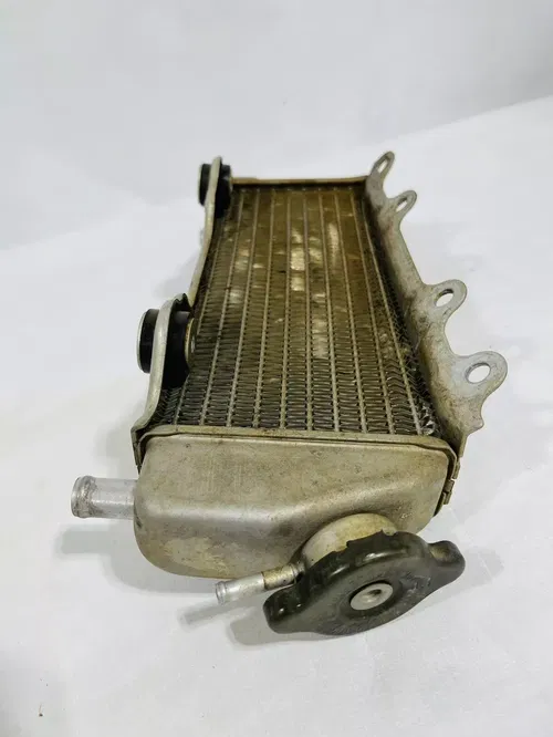2001-2005 Yamaha YZ250F OEM Right Side Radiator 2005-2006 WR250F (Stock Fill)