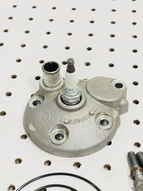 2018 KTM 50SX 50 SX Mini - OEM CYLINDER HEAD W/Gaskets & Bolts - Stock TC 50