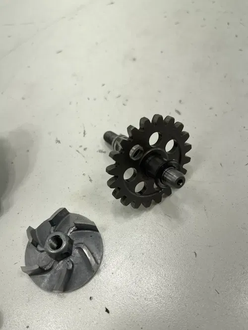 2006 01-13 WR250F Wr250 OEM WATER PUMP IMPELLER DRIVE SHAFT (Stock Coolant Pump)