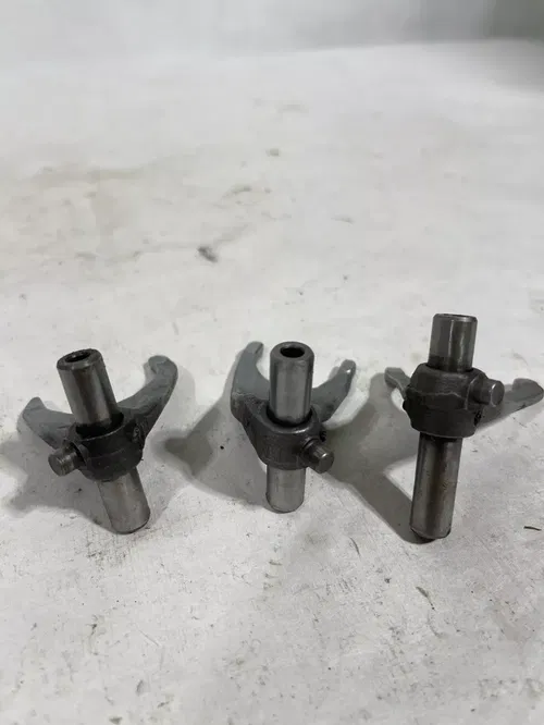 02 YAMAHA YZ250F  TRANSMISSION FORKS  (E) 2002 YZ 250F 250 $