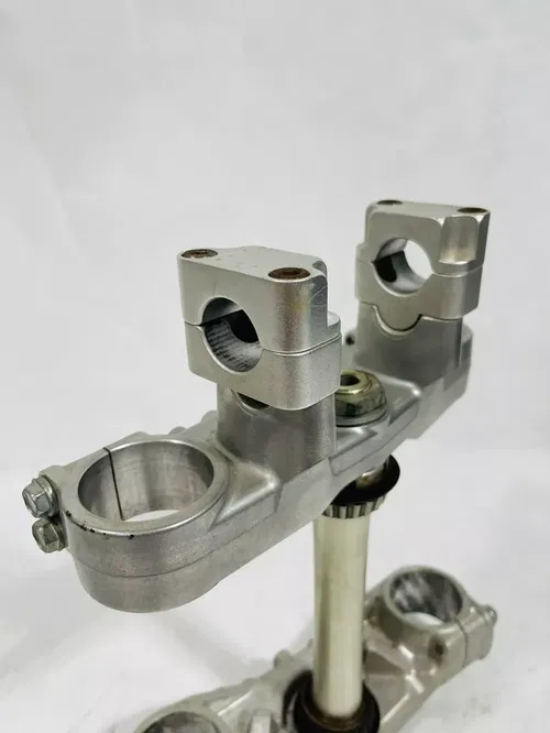 2001 SUZUKI DRZ400E Drz 400 OEM W/Bar Raisers Triple Tree Stem Clamp 51410-29F00