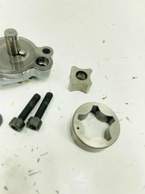GENUINE OEM 2012 KAWASAKI KX250F KX 250 OIL PUMP GEAR ROTOR ASSEMBLY 32099-0051