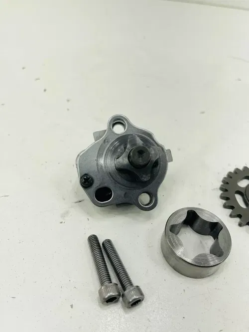 2006 Yamaha YZ450F YZ 450F - Stock Oil Pump W/Idler Gear - OEM Yz 450
