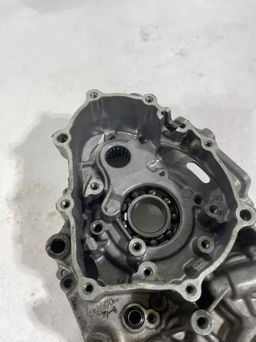 02-05 2002 YZ250F YZ250 YAMAHA ENGINE LEFT CASE MOTOR CRANKCASE BOTTOM OEM $