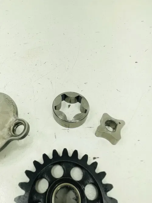 2006 - 2009 Husqvarna TE / TC 250 08 - 09 TXC250 OEM Oil Pump Assembly Mechanism