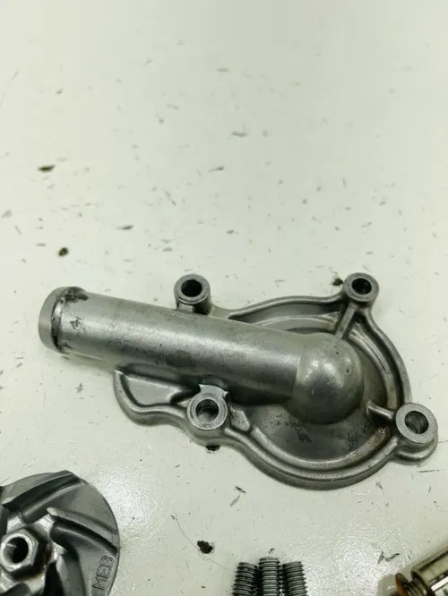 2008 HONDA CRF450R OEM ENGINE WATER PUMP W / HOUSING 19221-MEN-850 19241-MEB-670