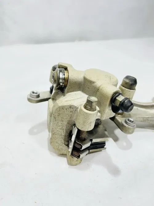 2011 SUZUKI RMZ 250 RMZ250 REAR BRAKE CALIPER & BRACKET 69100-28H01-999 ***READ