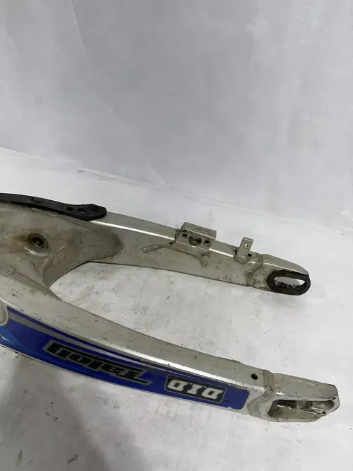 05 YAMAHA YZ 250F YZ250F OEM SWINGARM REAR SUSPENSION SWING ARM 99999-03641-00 *