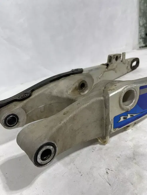 05 YAMAHA YZ 250F YZ250F OEM SWINGARM REAR SUSPENSION SWING ARM 99999-03641-00 *