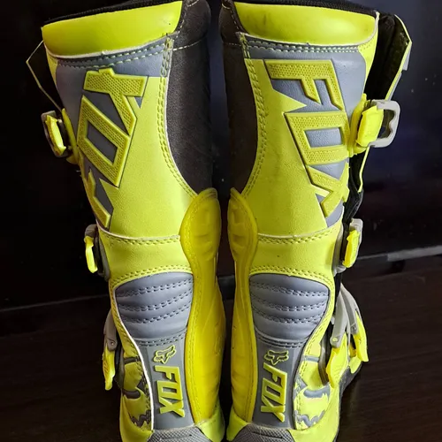 Youth Fox Racing Boots - Size 5