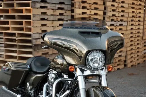 Memphis Shades Windshield Trim Holes Black Contrast Cut for Harley Touring 14-21