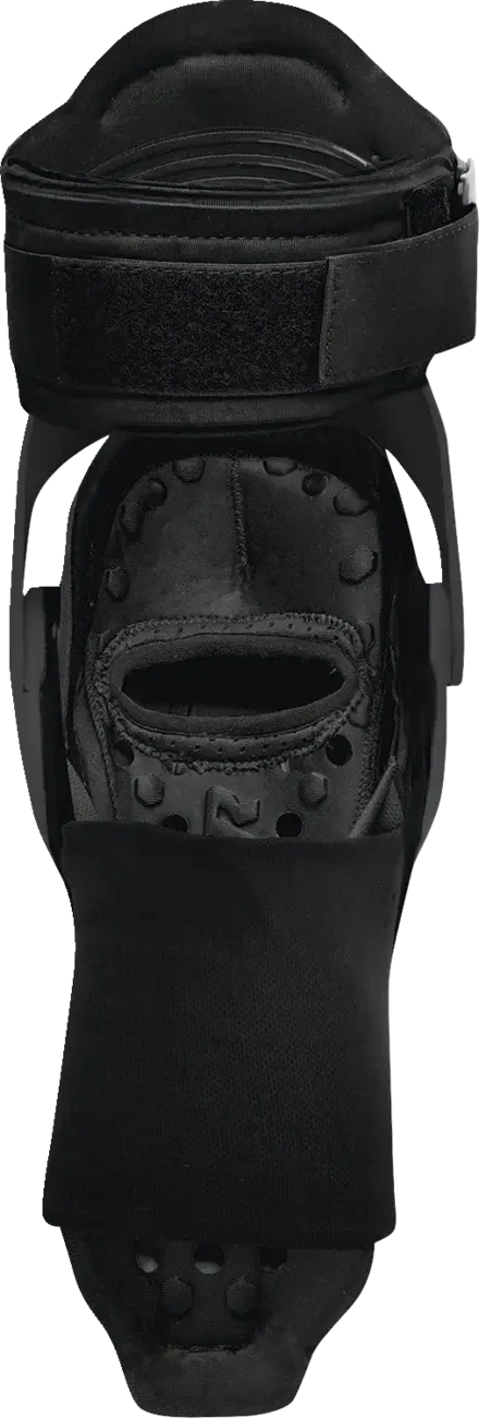 THOR Youth Fits Sentinel Knee GuardS - Black - S/M 2704-0685