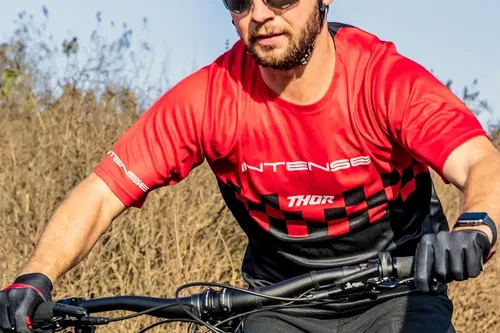 THOR Intense Assist Chex Short-Sleeve Jersey - Red/Black - Fits XL 5120-0142