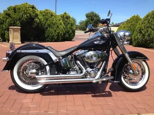 Le Pera LePera Bare Bones Barebones Smooth Vinyl Solo Seat Harley Softail 00-07