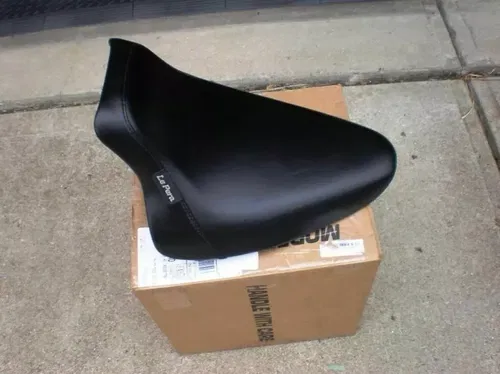 Le Pera LePera Bare Bones Barebones Smooth Vinyl Solo Seat Harley Softail 00-07
