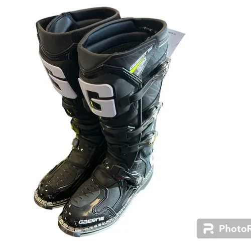 Gaerne Fastback Endurance Boot Black - Size 8 - New