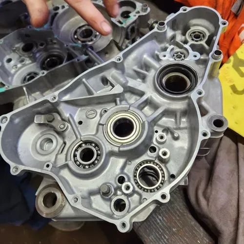 1999-2000 rm250 crankcases 