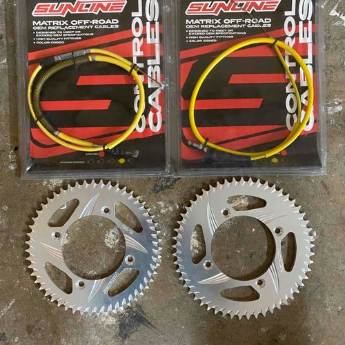 RM85 Clutch, Throttle Cables & Sprockets 
